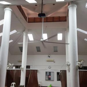 Phòng tập thể dục Trung Quốc sử dụng quạt trần khổng lồ